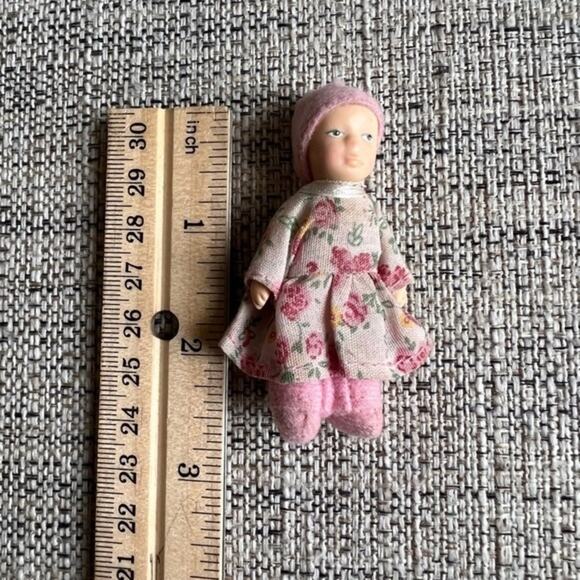 Melissa and Doug Victorian Doll Baby Ceramic‎ Doll Pink Hat Floral Dress - Picture 4 of 5